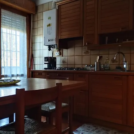 Civico 51appartamento A アパート サッスオーロ